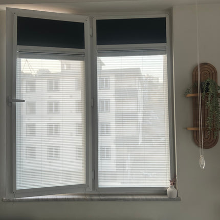 GECE GÜNDÜZ KARARTMA + TÜL Yapışkanlı Çerçeveli Plise Perde İstenilen Ölçüde 0-80  x 0-180 cm